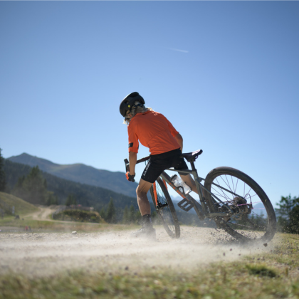 Bicicleta Cube Nuroad